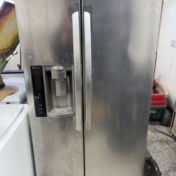 Refrigerator LG Model LSX26326S/10