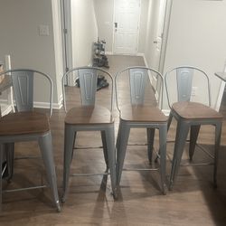 4 Stools