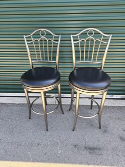 Very Nice Set Of Swivel Bar Stools."CHECK OUT MY PAGE FOR MORE DEALS "