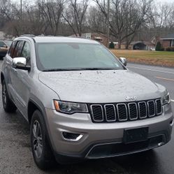 2017 Silver Grand Cherokee Limited  SUV