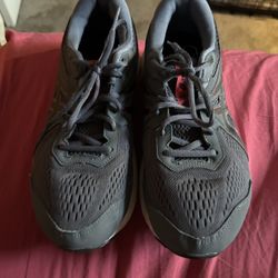 ASICS  8 1/2