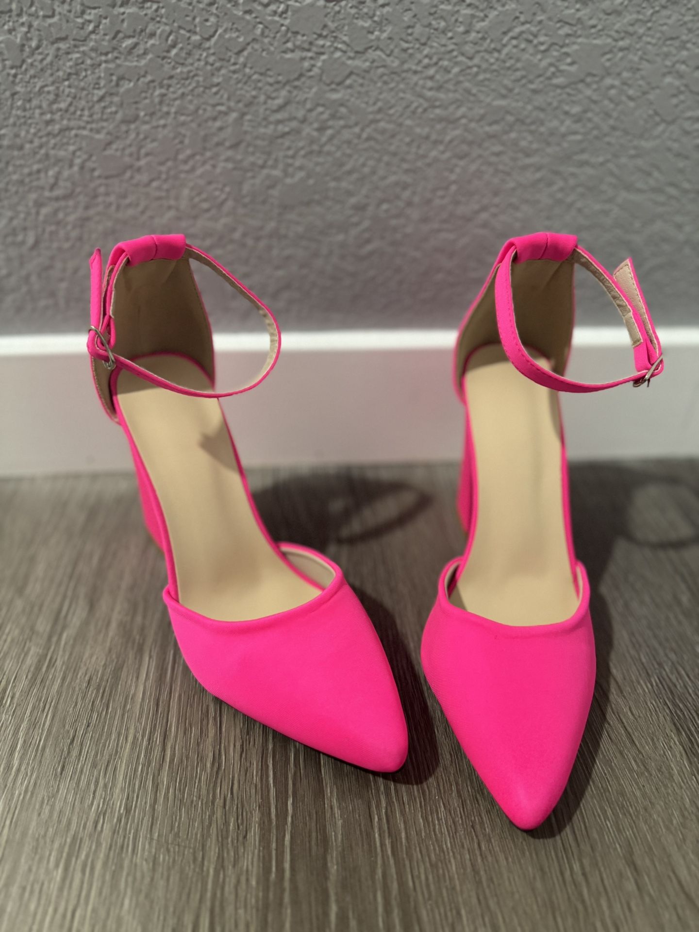 Brand New Pointy Heel Size 6