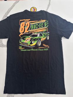 Buc-ees TShirt Large NWT