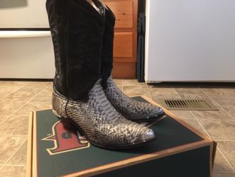 Women’s Snake Skin Boots