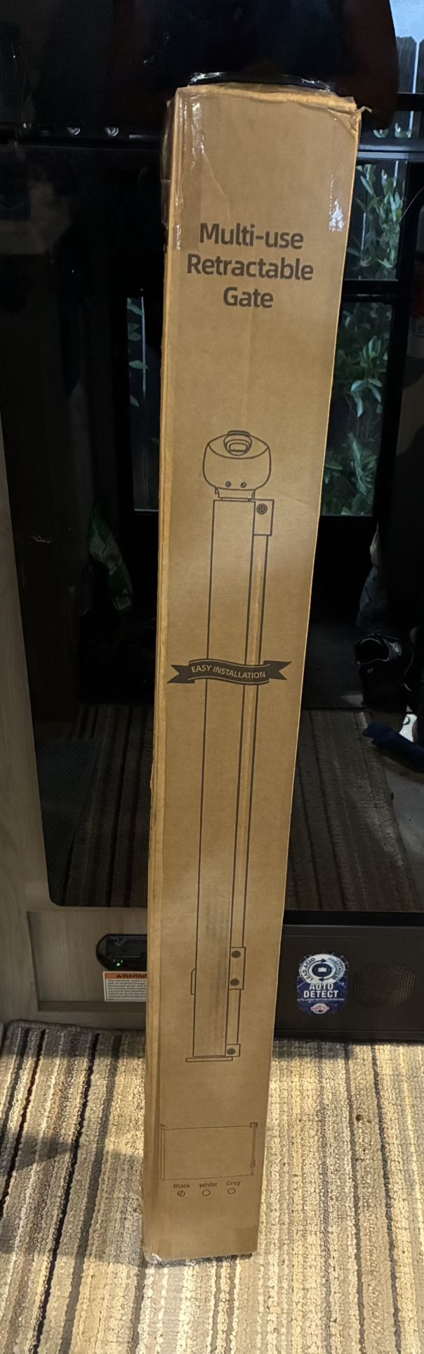 Brand New, - Baby/pet Retractable Gate/fence! $30