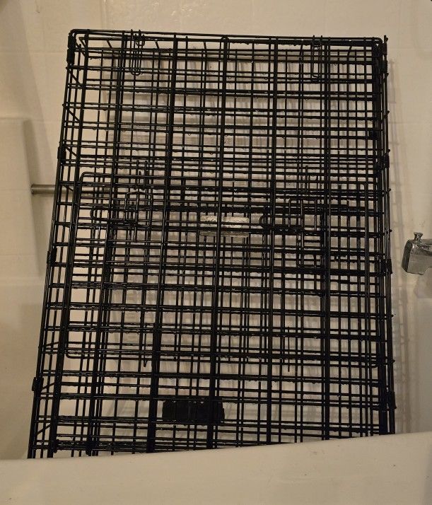 Large Pet Crate With Tray *** Free*** 
