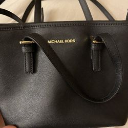 All Black Michael Kors Handbag With Adjustable Straps