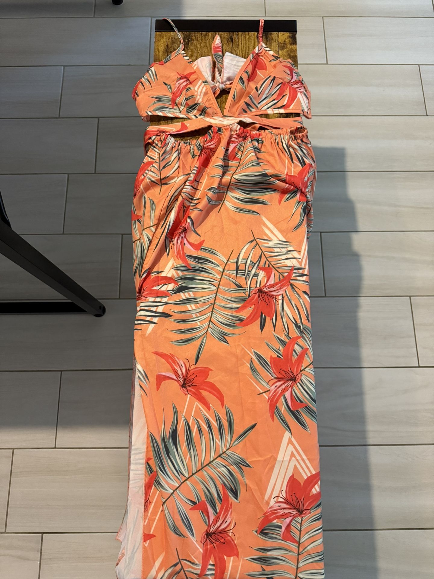 🌸 Orange Tropical Maxi Dress – Size Small