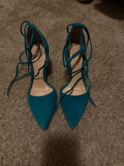 Vince Camuto Suede size 7 Heels