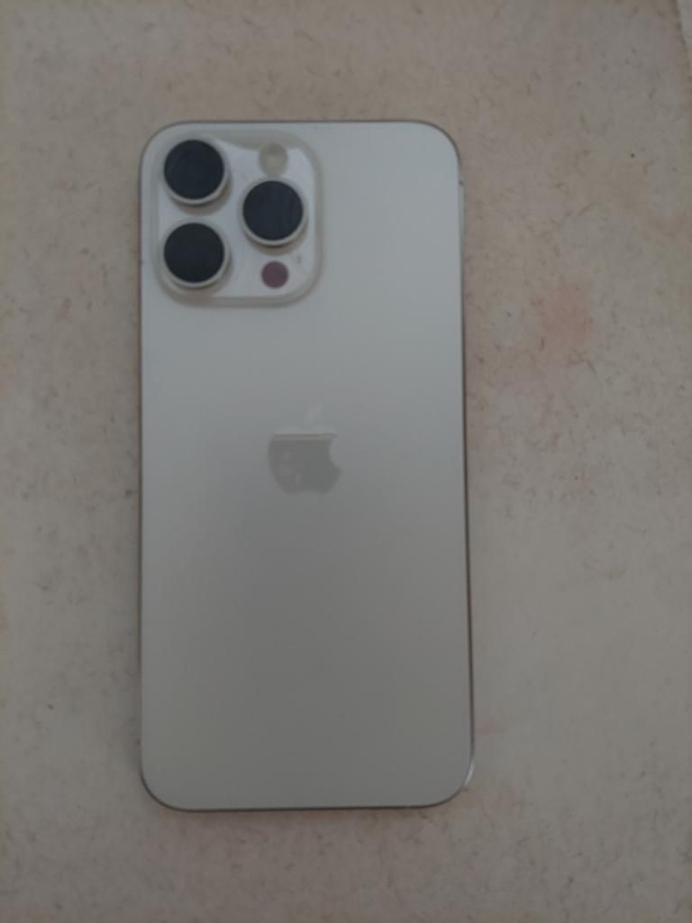 iPhone 15 Pro Max 256GB (Will TRADE for Nice Gaming Computer)