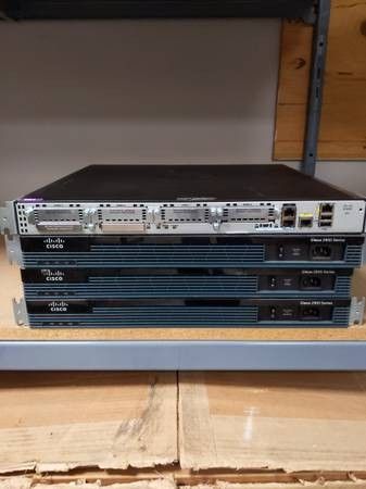 4x Cisco 2900 Series Routers