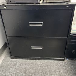 METAL FILE CABINET