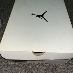 Jordan 4 Retro “Metallic Purple”
