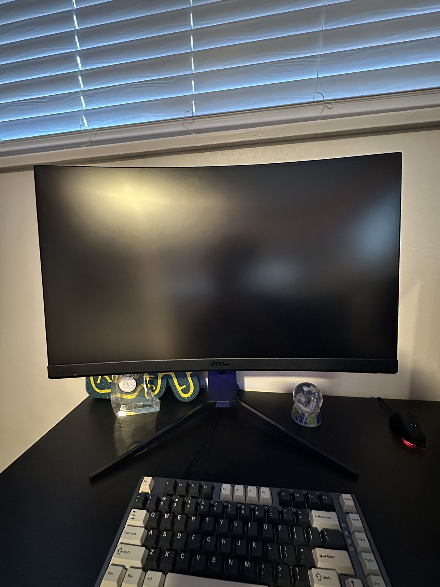 MSI Optix MAG272CQR 27-inch 165Hz 1440p Curved Gaming Monitor – Excellent Condition”