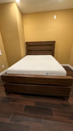Wood Platform Bed Frame + Mattress – Like New