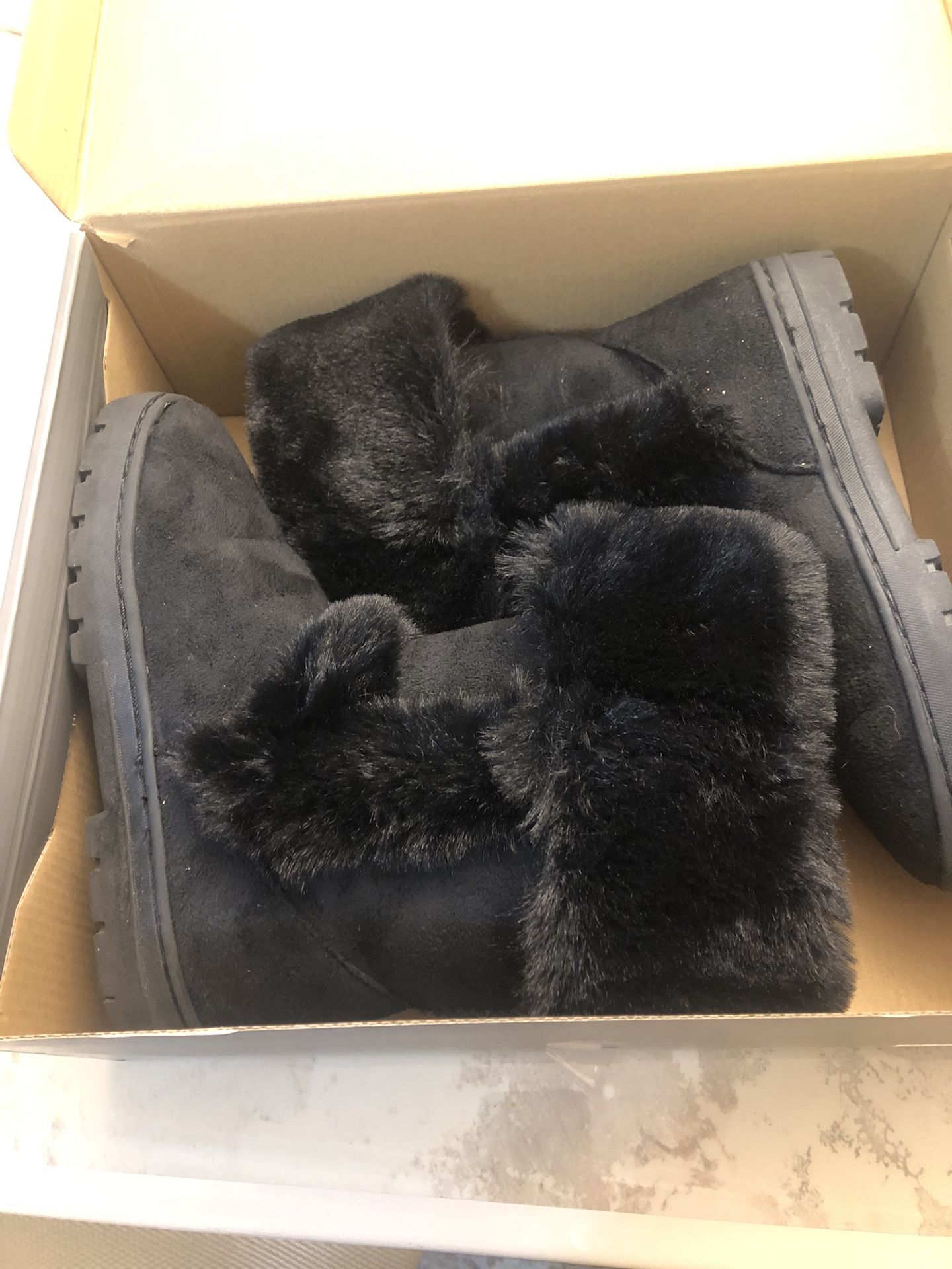 Faux Fur Women’s Black Boots Size 7