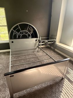 CASH AND PICKUP ONLY Star Wars Millenium Falcon Bed Frame Full and Tie Fighter Desk