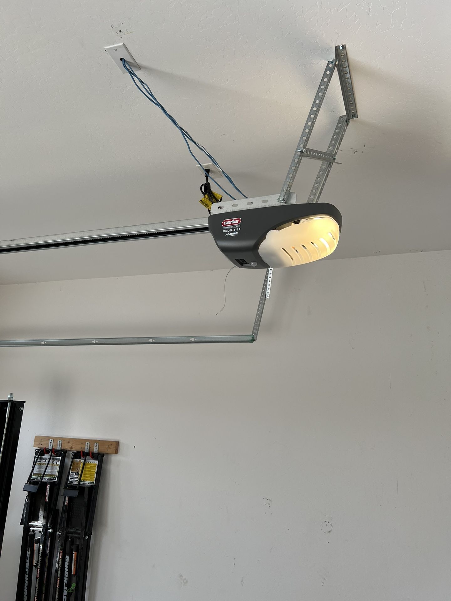 Genie 4124 Garage Door Opener