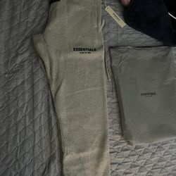 Essentials Sweats Light Heather Gray