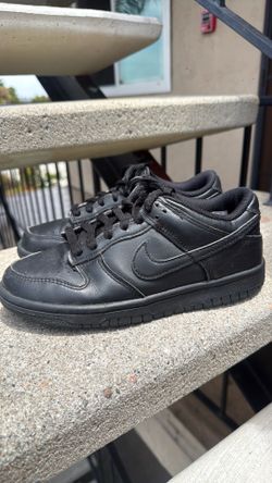 Nike youth shoes size 4