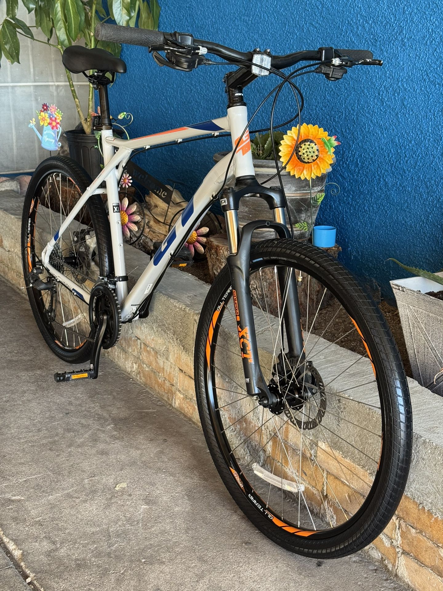 27.5 “ GT Aggressor Pro Mountain Bike