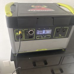 Goal Zero Yeti 1500X Portable Power Station / Solar Generator + Charger
