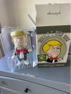 MINDstyle Donald T. Rich Grin Collectible Figure