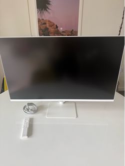 SAMSUNG 32-in M5 Smart Monitor