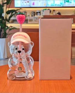 2026 New Starbucks Bearista Bear Cup Tumblers Strawberry Topper Baseball cap 1pc