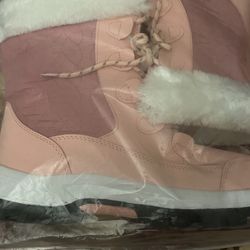 Snow boots