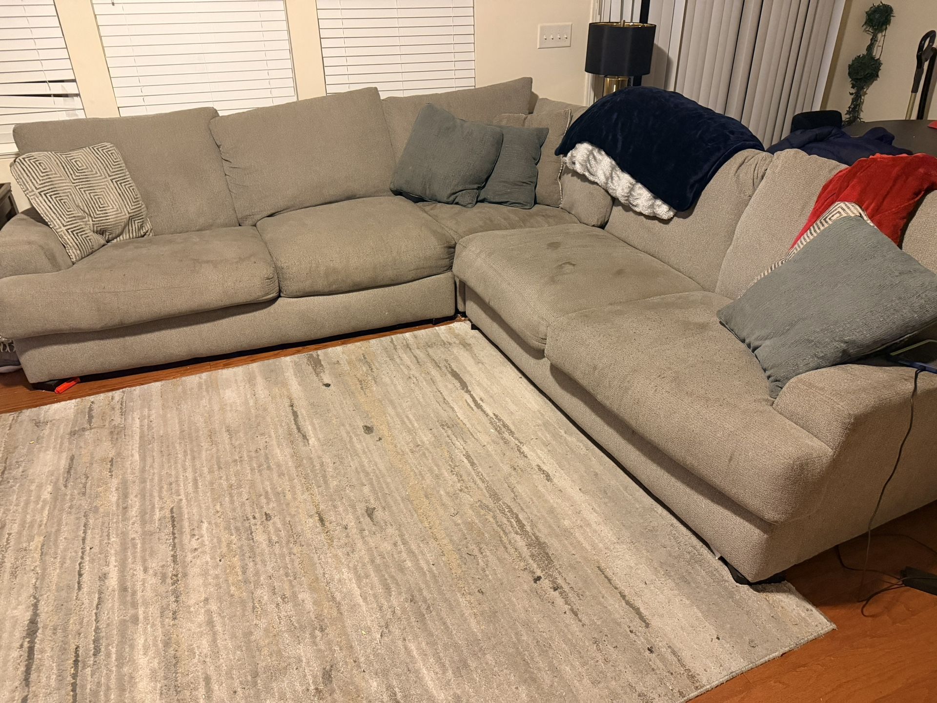 Free Sectional