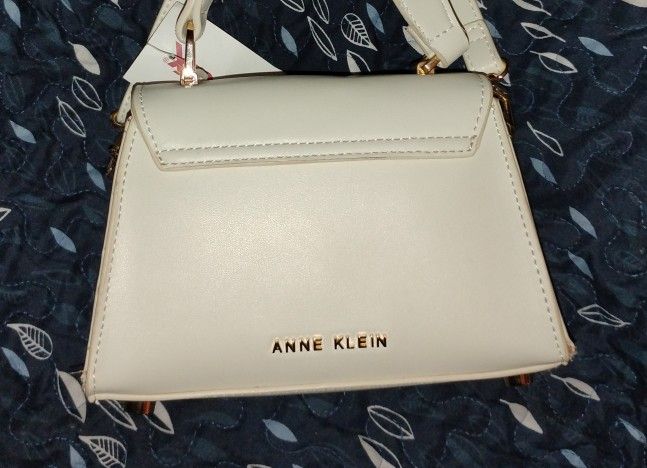 ANNE KLEIN NWT SMALL PURSE
