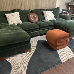 Extra comfort Green Sectional / Couch 
