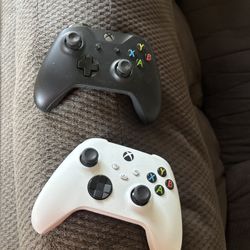 2 Cordless Xbox 1 Controllers!