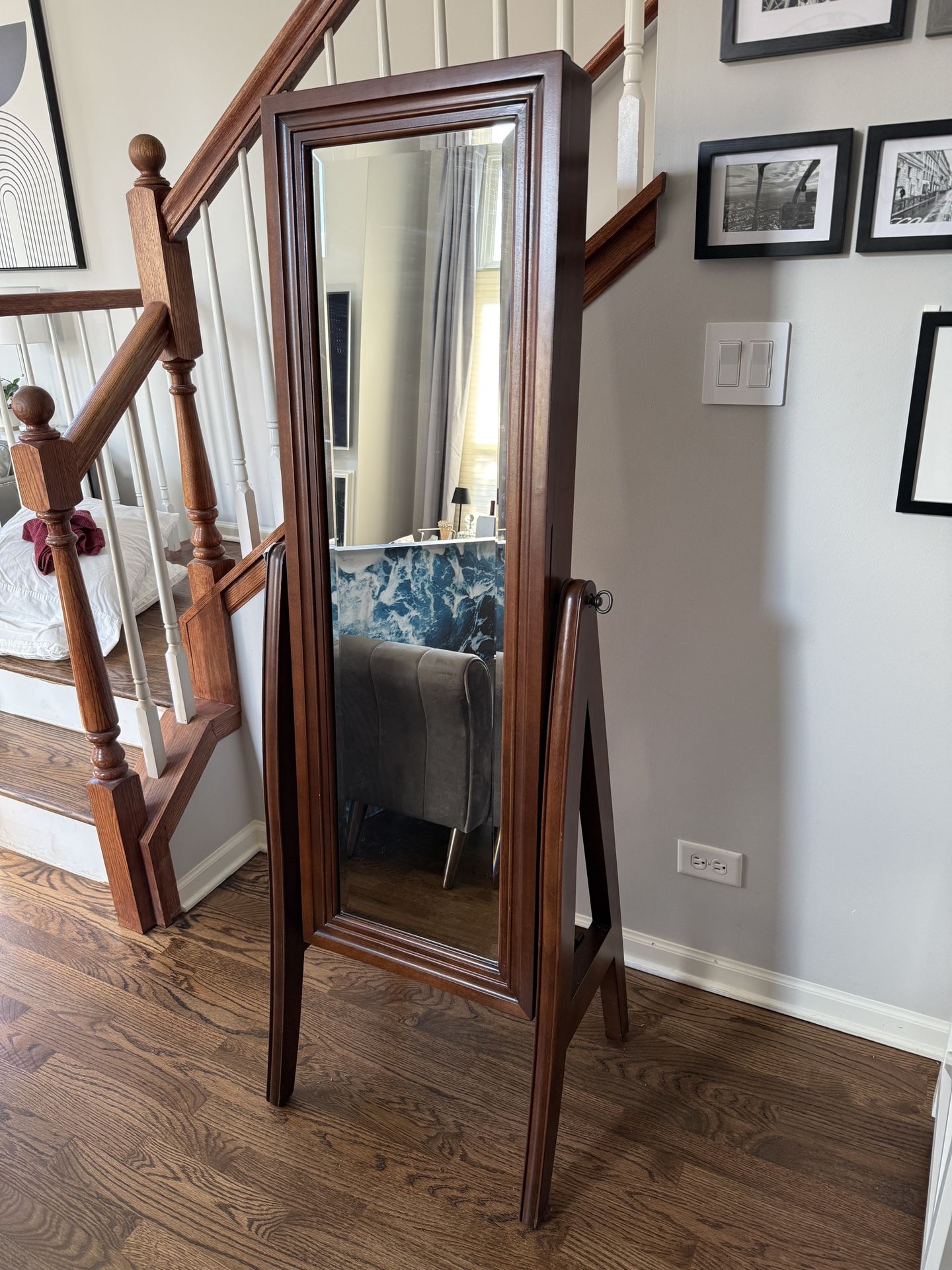 Standing Mirror/jewelry Storage