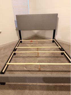 Queen size bedframe