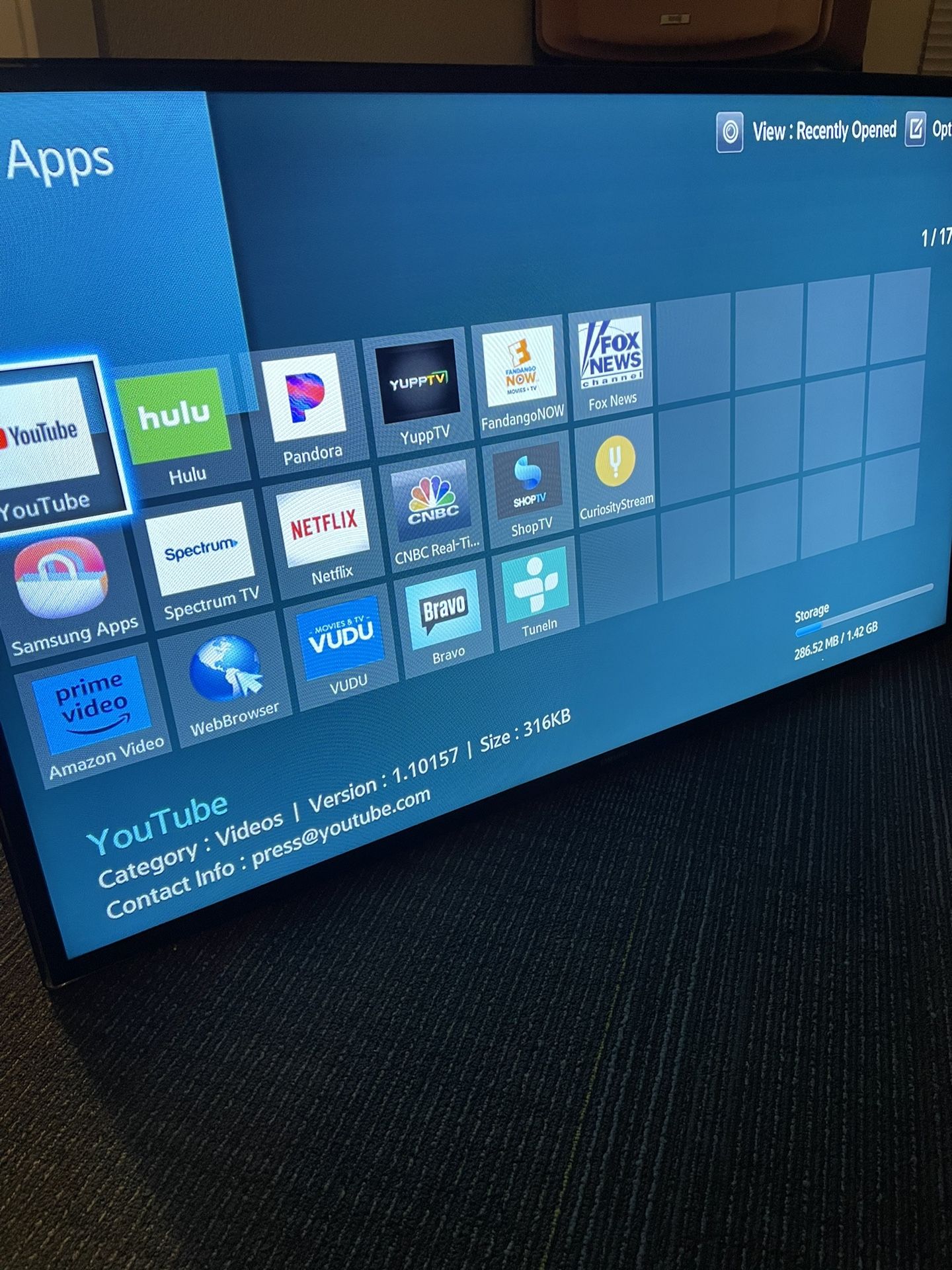 55” Samsung LED HD 1080p Smart Tv Wifi 120hz Model UN55F6300