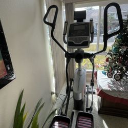 Pro Form Elliptical Machine 