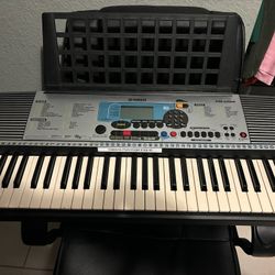 Yamaha PSR225GM Keyboard Like New