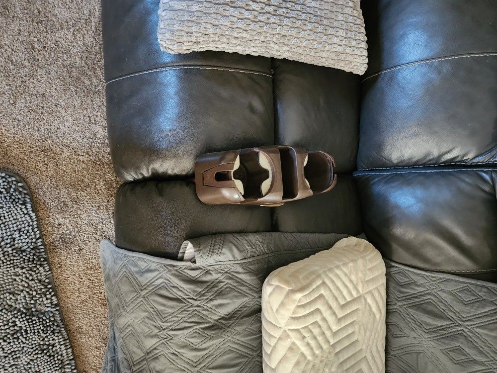 Couch Drink- Beer Holder With Remote Slot