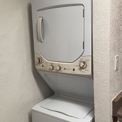 GE Stackable Washer/Dryer Unit 