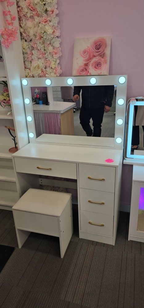 Vanity Table With Mirror Light Bulbs With Stool