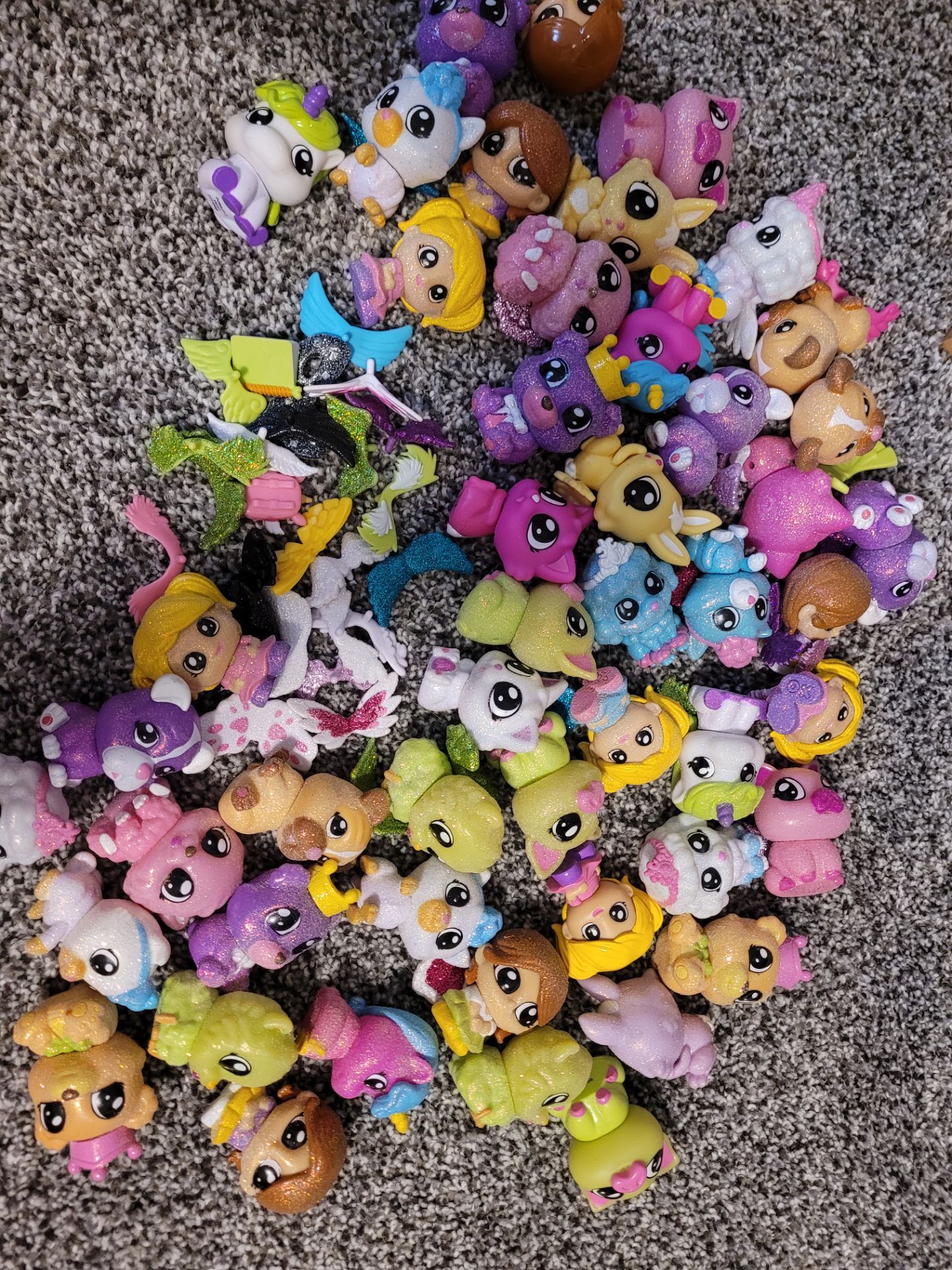 Tic Tac Toys XOXO Friends Lot Some Rare Glitter Blip Toys Pig over 80 pieces
