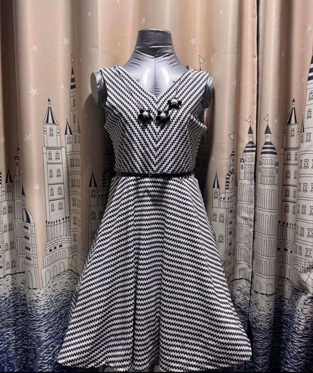 Girl/Women Knitsworks dress Size 16 Neverworen