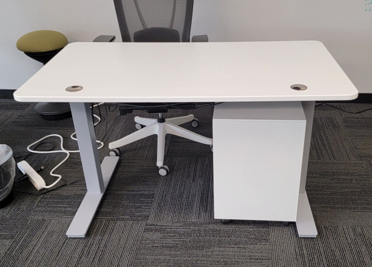 Autonomous Smartdesk 2 - White Standing Desk - 53" x 29" Classic Grey