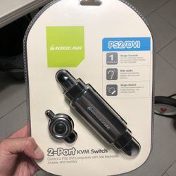 IOGear 2-Port MiniView Micro DVI PS/2 KVM Switch with Cables and Audio GCS92