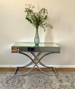 End tables and additional matching - hi-end mirrored glass table - sleek!