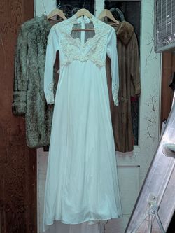 BEAUTIFUL ANTIQUE WEDDING DRESSES