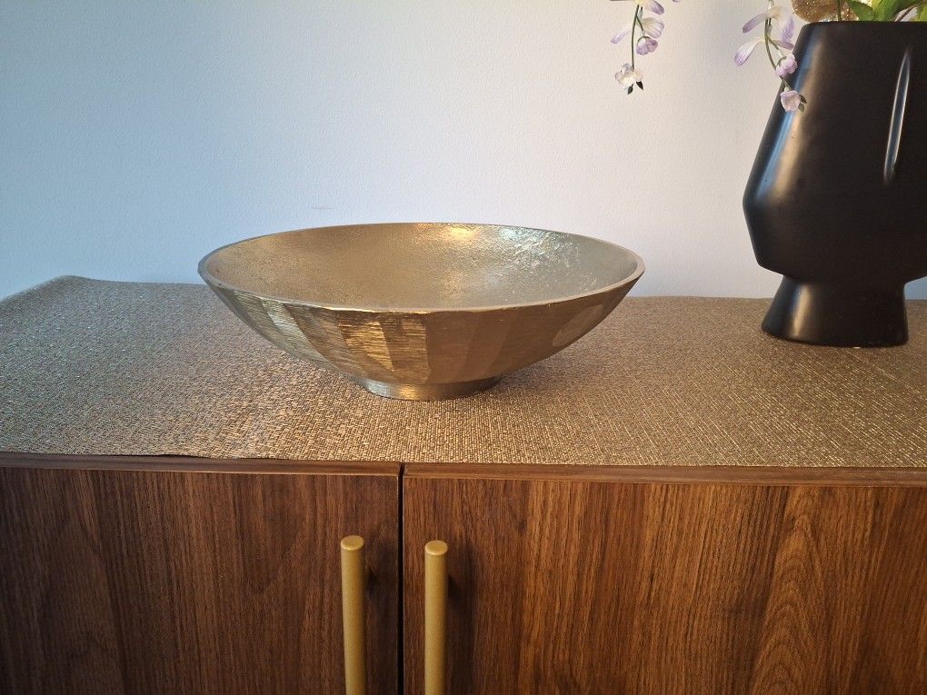 LG Gold Bowl, from India.