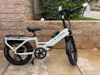 Lectric XP 4.0 Step-Thru 750W Long Range E-Bike, White